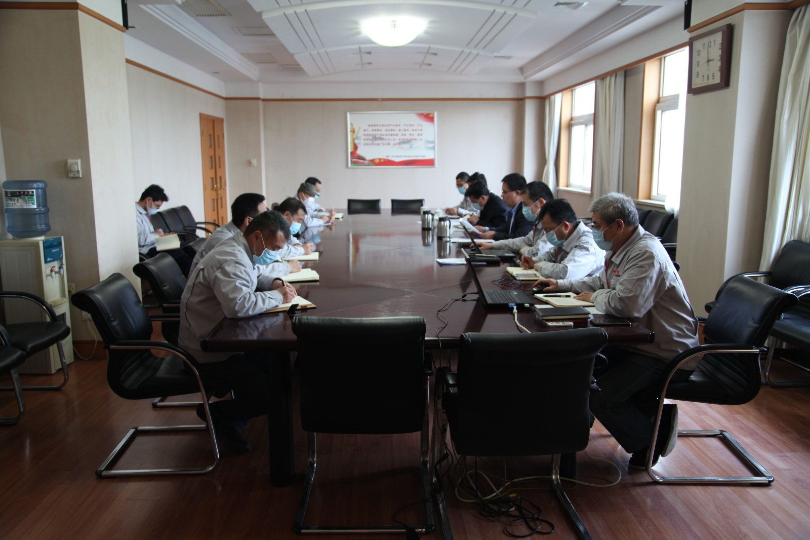 1587715314370674.jpeg 电气产品产业子集团纪委组织召开工作会议(2).jpg